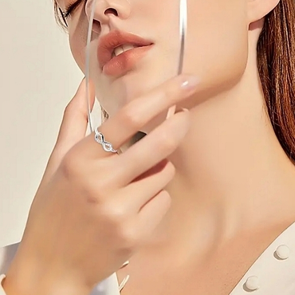 Solid Sterling Silver Eternity Knot Band - Picture 4 of 4